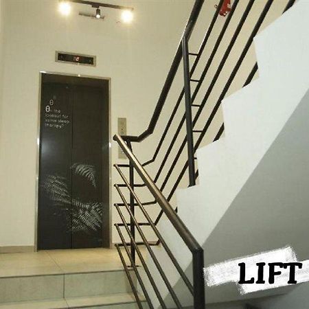 Z Hotel Ara Damansara, Lrt, Mall, Airport Petaling Jaya Esterno foto